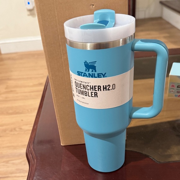 Stanley Sky Blue Quencher H2.0 Tumbler - Picture 1 of 2